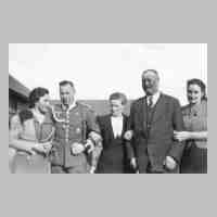 062-0037 Familie Urban. Von links Eva und Erich, Bertha und Robert und Hertha..JPG